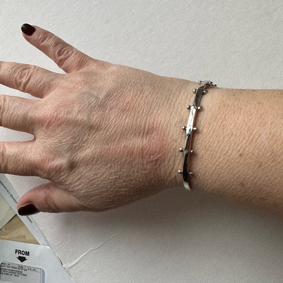 Modern silver cuff bangle. - Picture 7 of 7